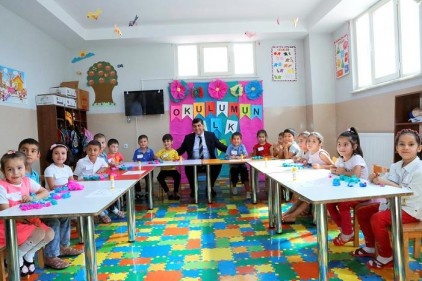 70 anasınıfı şubesinde toplam bin 500 minik eğtim yılını karşıladı