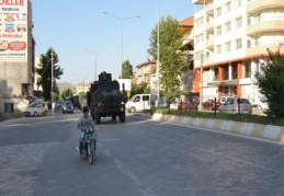 40 araçlık konvoy Suriye’nin Kilis il sınırına sevk edildi.