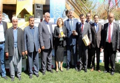80 arı üreticisine 25’er tane kovan verildi