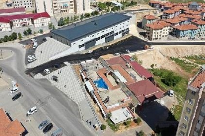 5 bin 560 metrekare alana ticaret merkezi kuruldu