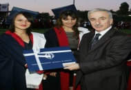 3 bin 534 öğrenci diplomalarını aldı
