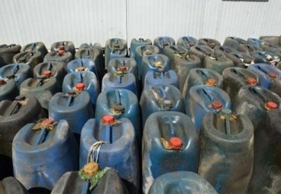 245 bin 520 ton 'cutting oil'