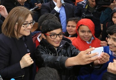 250 bin fidanla doğaya aşklarını ilan ettiler