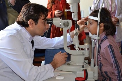 70 bin ilköğretim öğrencisi göz taramasında geçti