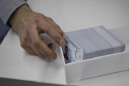 150 bin kişi çipli kimliğini aldı