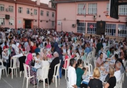 350 bin kişiye iftar yemeği verilecek