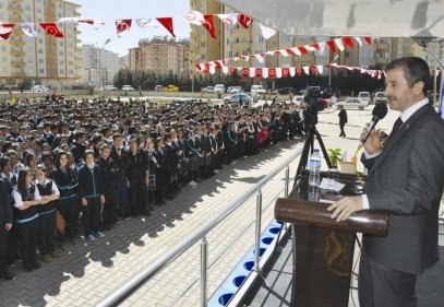 543 bin öğrenci 3 aylık tatilin ardından ders başı yapacak