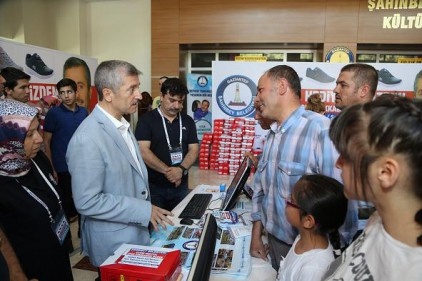 130 bin öğrenciye spor ayakkabısı dağıtıldı