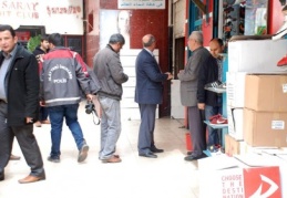 800 bin Türk Lirası değerinde döviz çaldılar