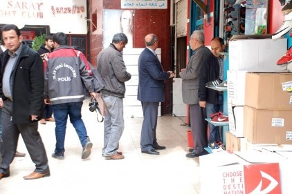 800 bin Türk Lirası değerinde döviz çaldılar