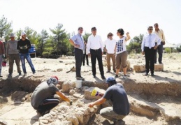 3 bine aşkın mühür ve boncuk buluntusu var