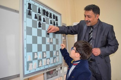 3 binin üzerinde vatandaşı satranç sporuyla buluşturdu