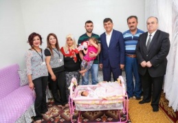 20 bininci bebek Kübra hediyelere boğuldu