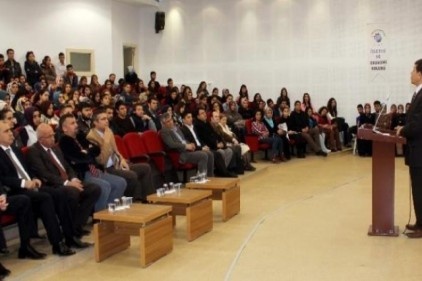 Yavuz öğrencilere tavsiyelerde bulundu