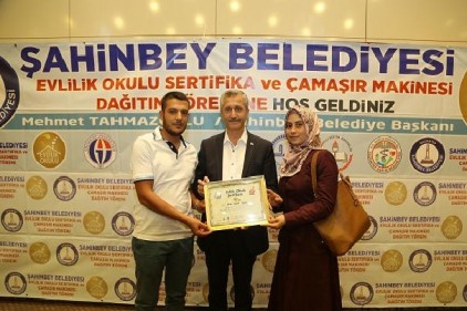 90 çift sertifikalarını ve çamaşır makinalarını aldı