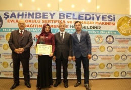 81 çift, sertifikalarını ve çamaşır makinalarını aldı