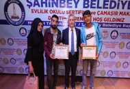 186 çift, törenle sertifika ve çamaşır makinalarını aldı