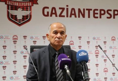 "55 dakika 10 kişi oynamak zorunda kaldık"