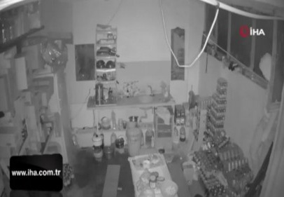 7 dakikada 35 bin TL değerindeki sigaraları çaldılar