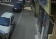 15 dakikada 2 motosiklet çalan hırsızlar yakalandı