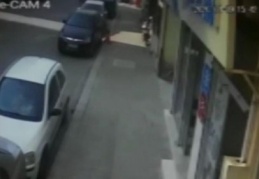 15 dakikada 2 motosiklet çalan hırsızlar yakalandı