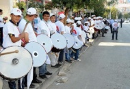 300 davulcu ve zurnacı ile karşılandı