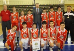 12 Dev Adam Basketbol Şampiyonası yapıldı