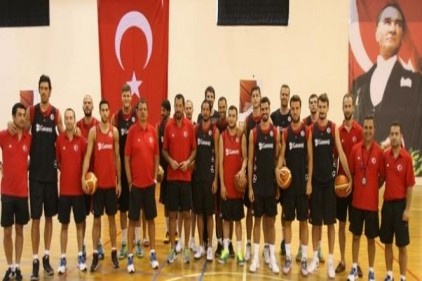 &#039;12 Dev Adam&#8217; Dünya Kupası hazırlıklarına başladı