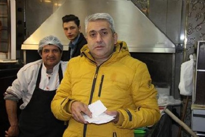 200 dolar bozdurana bedava yemeğe devam