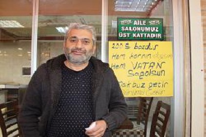 200 dolarını bozdurup makbuz getirene yemeği ücretsiz veriyor