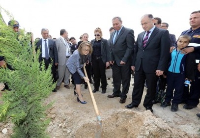 50 dönümlük alana itfaiye personellerince 10 bin fidan dikildi