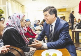 1 Ekim Dünya Yaşlılar Gününü Huzurevi’nde kutladı