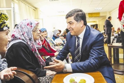 1 Ekim Dünya Yaşlılar Gününü Huzurevi&#8217;nde kutladı