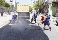 7 ekip ile 7 farklı bölgede asfalt yapıyor