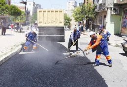 7 ekip ile 7 farklı bölgede asfalt yapıyor