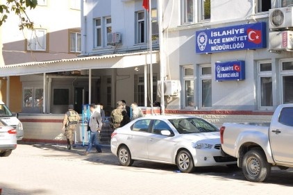 8 erkek 6 kadın gözaltında