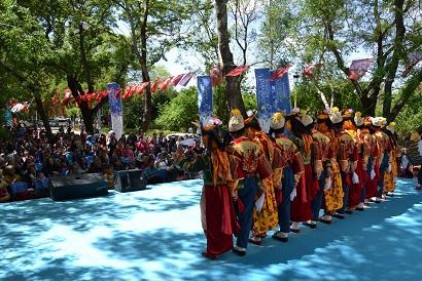 30 farklı halkoyunları ekibinde 442 çocuk yarıştı
