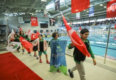 10 farklı kulüpten 360 sporcu kulaç attı