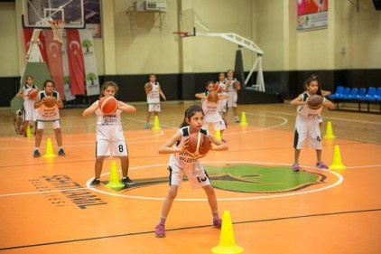 12 farklı tesiste, 7 farklı branşta spor eğitimi alacaklar