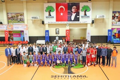 4. Geleneksel Basketbol Bahar Kupası sahibini buldu