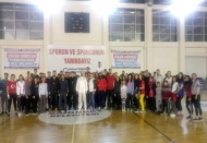  Gençlere bir Uzakdoğu sporu Wushu Taichi dersi