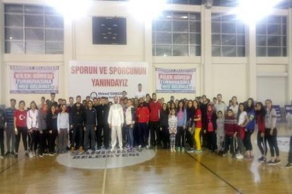  Gençlere bir Uzakdoğu sporu Wushu Taichi dersi