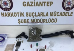 700 gram esrar, 180 gram eroin ele geçirildi