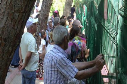 10 gün bayram tatilinde 100 bin ziyaretçinin hedeflendiği Gaziantep Hayvanat bahçesini 9 günde 150 bin kişi ziyaret etti