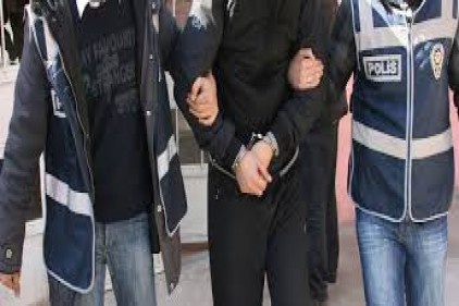 5 ilde 58 adreste 53 şüphelinin adresine baskınFETÖ operasyonunda 44 kişiden 24&#8217;ü tutuklandı