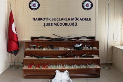 79 ilde narko-sokak operasyonu 10 adrese 200 polisle operasyon: 12 gözaltı
