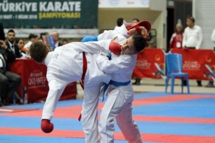 59 ilden bin 260 erkek 944 kız sporcu ağırlandı