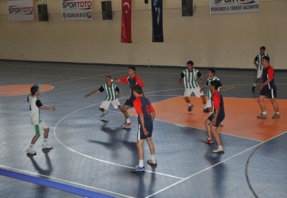 20 ilden binden fazla sporcu yarışıyor