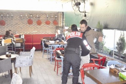 19 işyeri denetlendi, çok  sayıda kişi sorgulandı