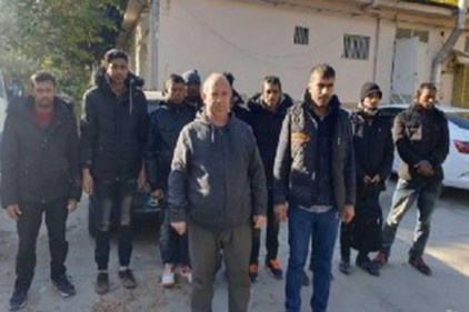12 kaçak göçmen yakalandı
